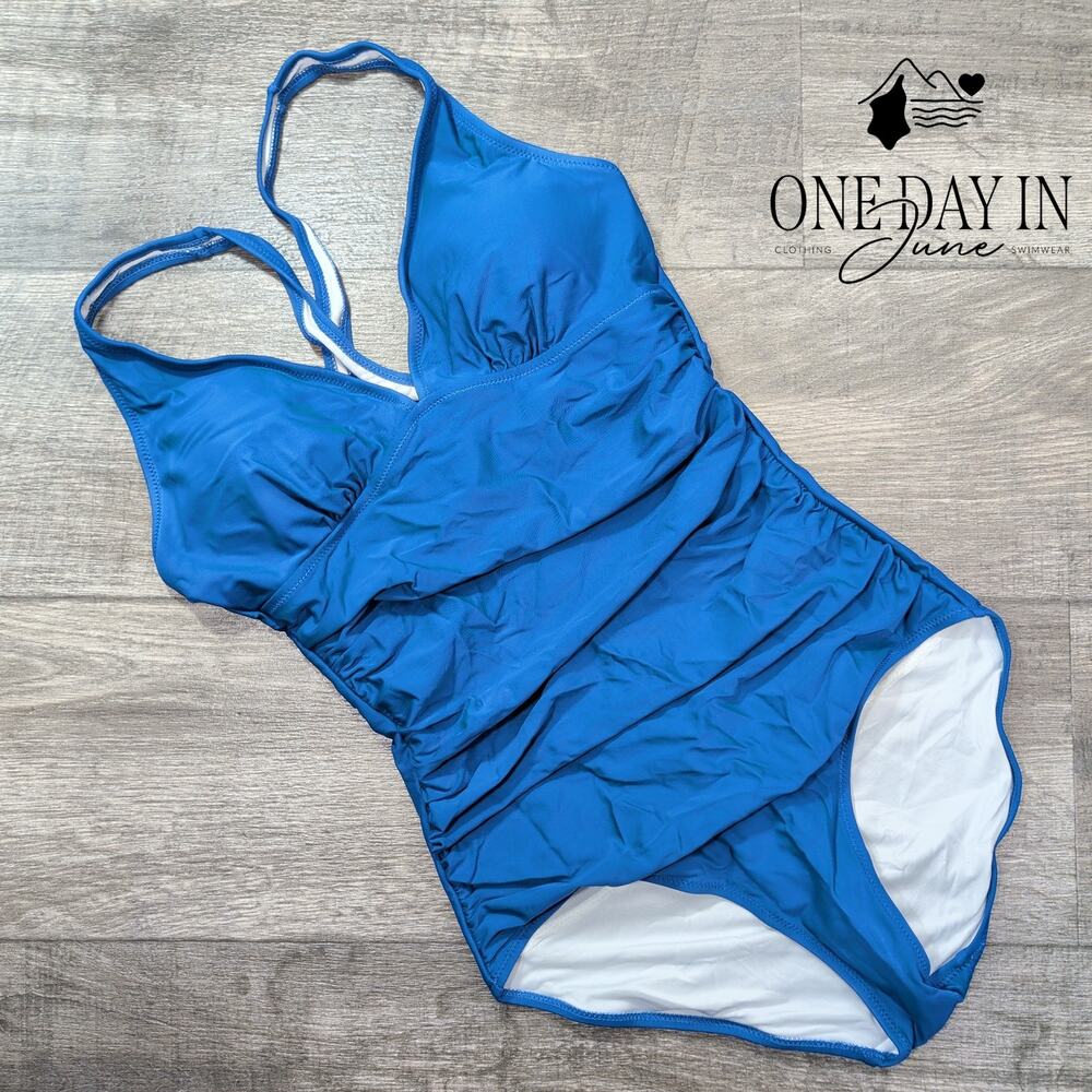 CharmLeaks Classic One Piece Swimsuit Size M